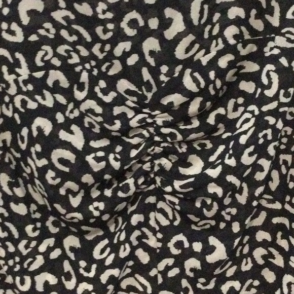 Super cute leopard top - Picture 2 of 3